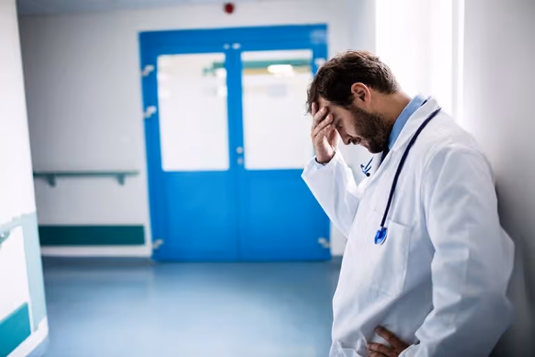 What happens when doctors misdiagnose injuries, image